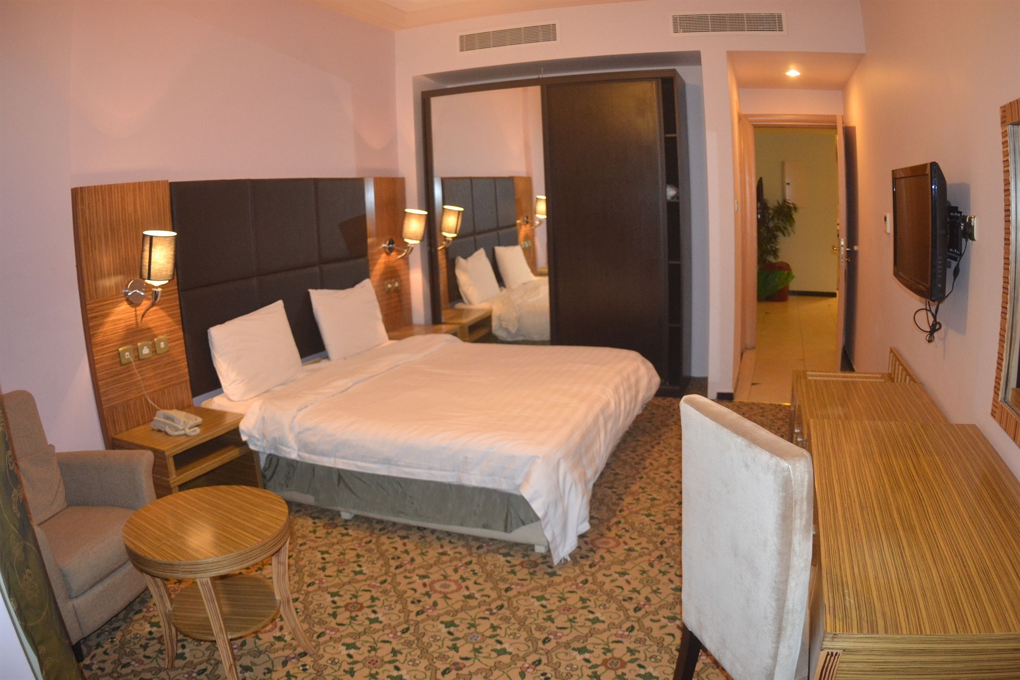 Platinium Park Hotel Ta'if Bagian luar foto